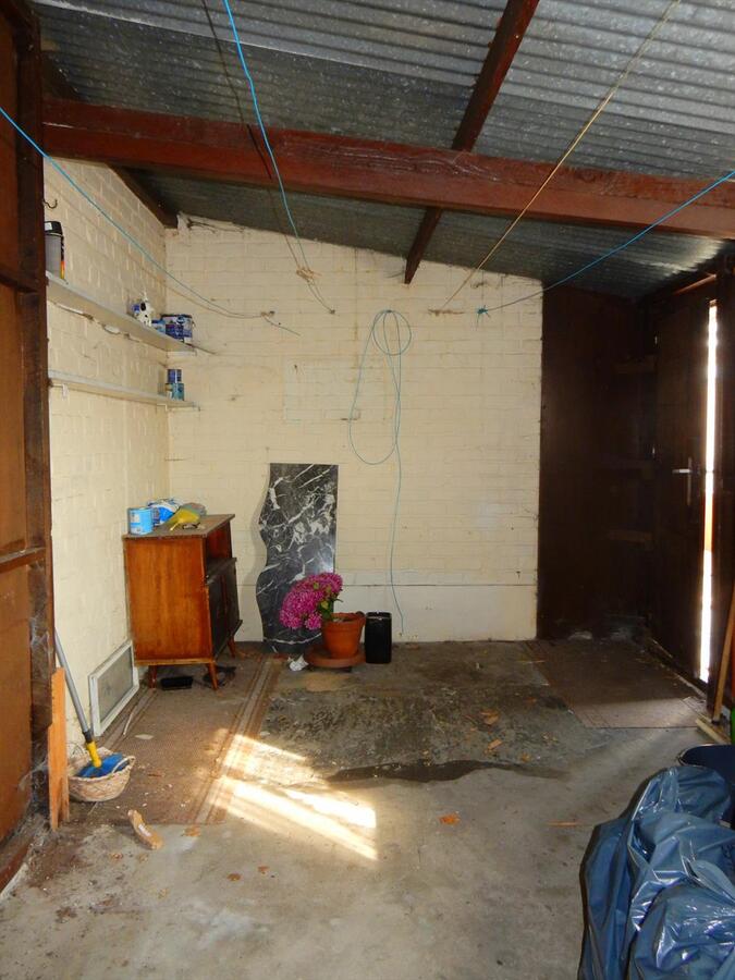 Op te frissen woning te Ichtegem 