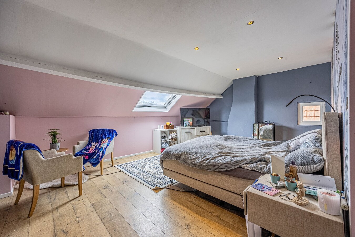 Uniek handelspand met woonst in het charmante Lissewege – tal van mogelijkheden! 