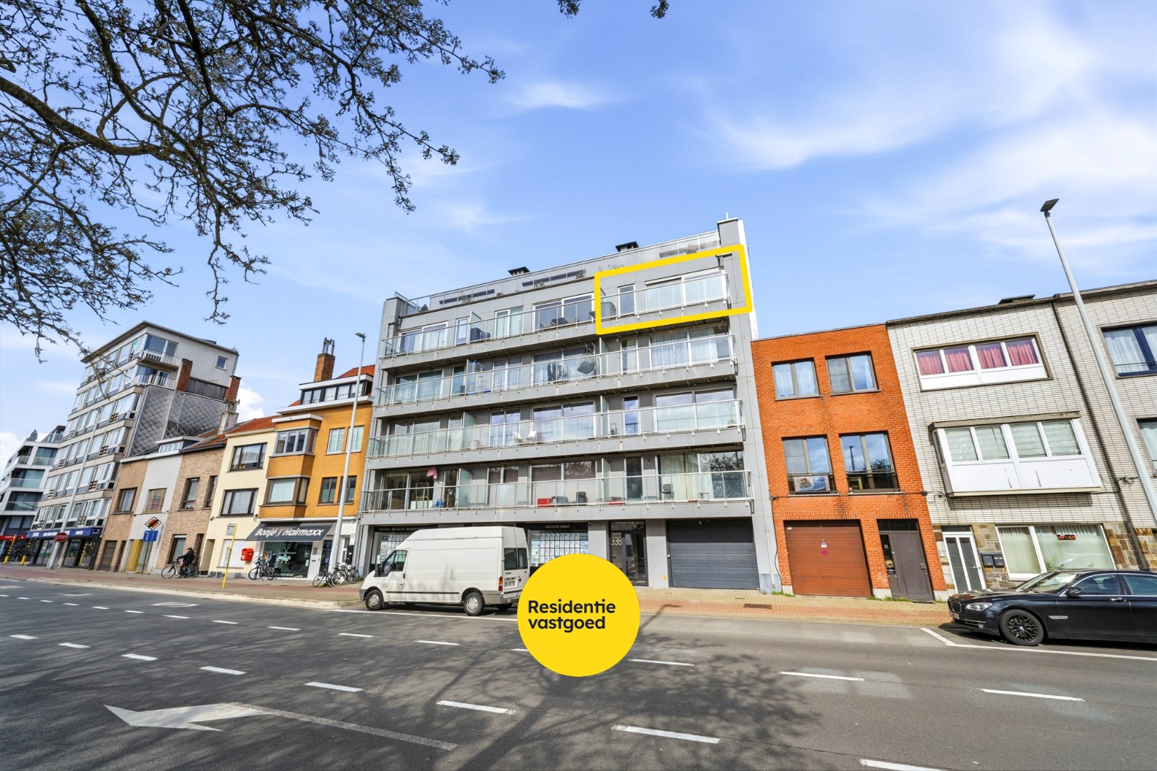 Ruim appartement met 3 slaapkamers, 2 terrassen, garage en staanplaats in Oostende 