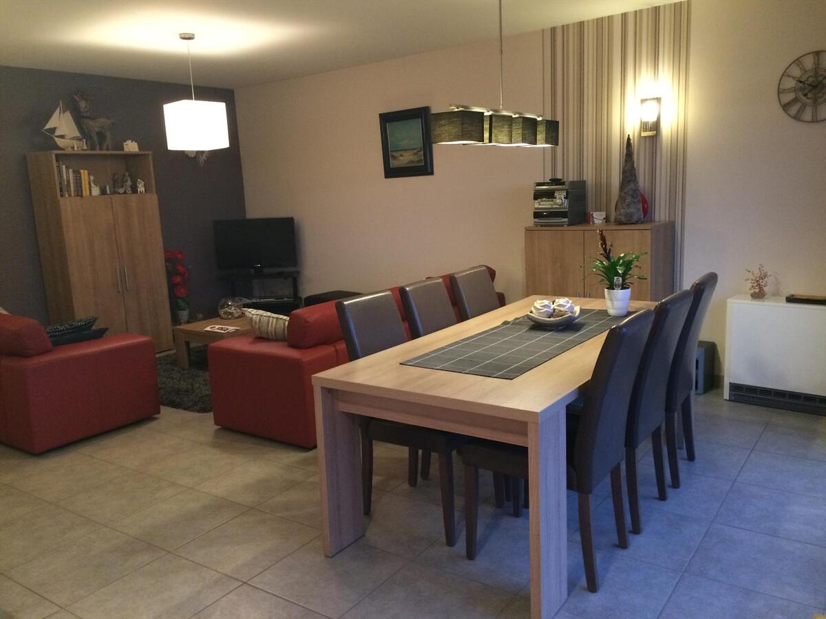 MOOI 2-SLP APPARTEMENT MET ZONNETERRAS EN AUTOSTPL.TE BREDENE 