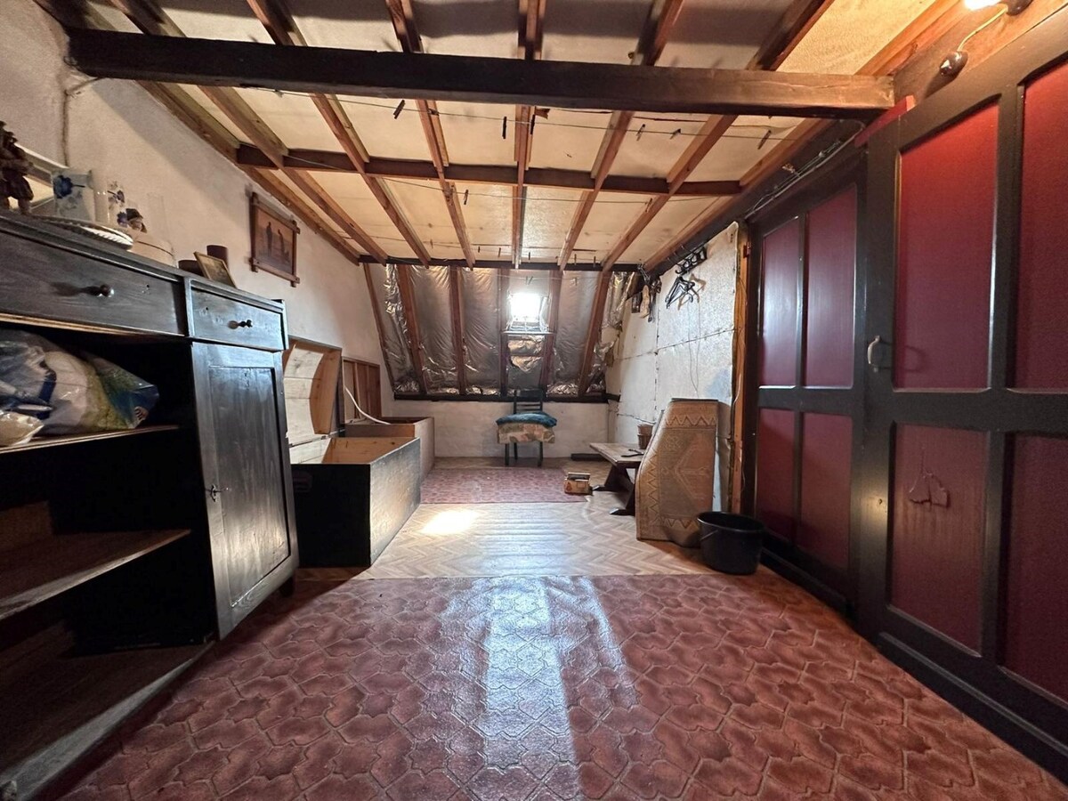 Landelijke gelegen alleenstaande woning te koop in Leke 