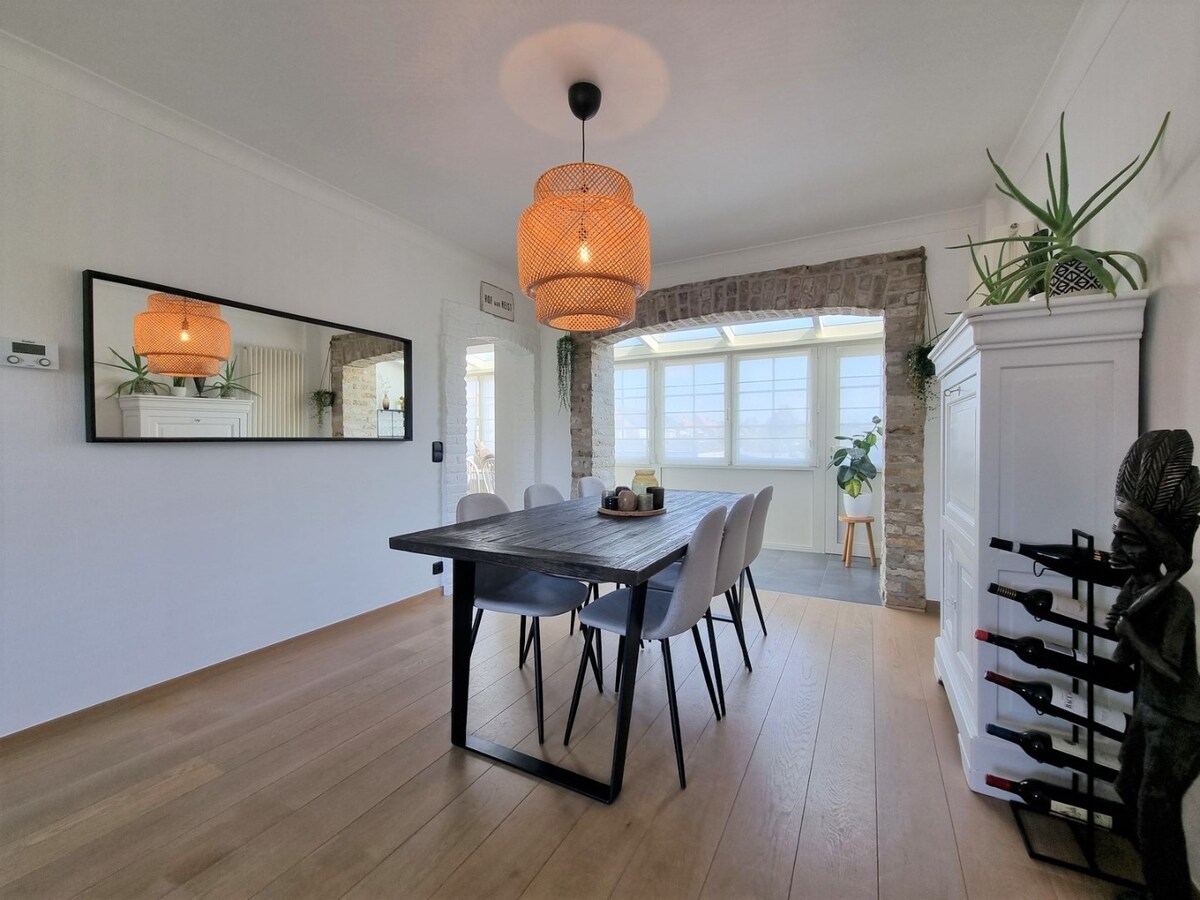 Magnifiek gelegen gezinswoning met garage &amp; oprit te Heist 