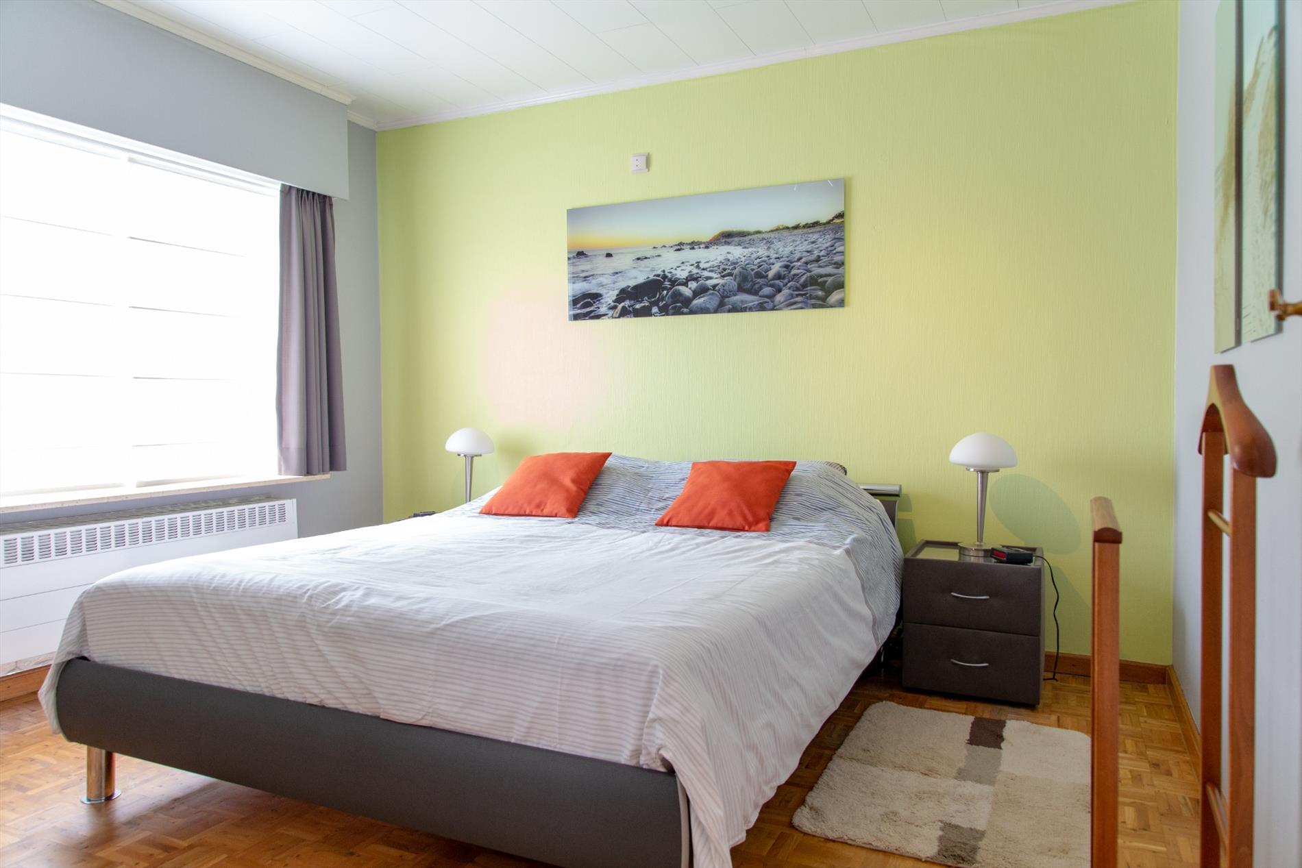 Gerenoveerde woning met 4 slpks én zonnepanelen (met stroomcertificaten!) rustig gelegen te Maldegem 