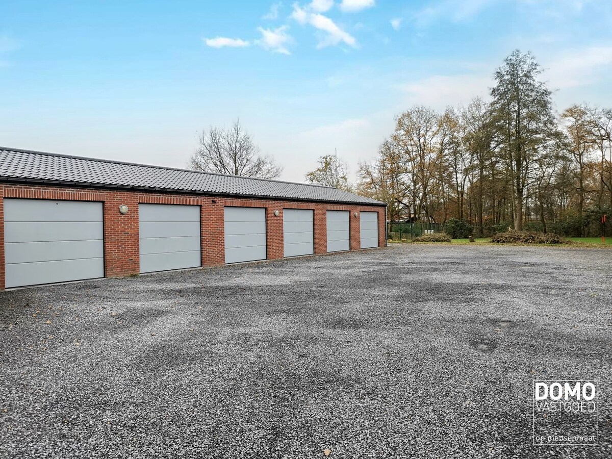 DUPLEX APPARTEMENT MET GROOT TERRAS TE STOKROOIE 