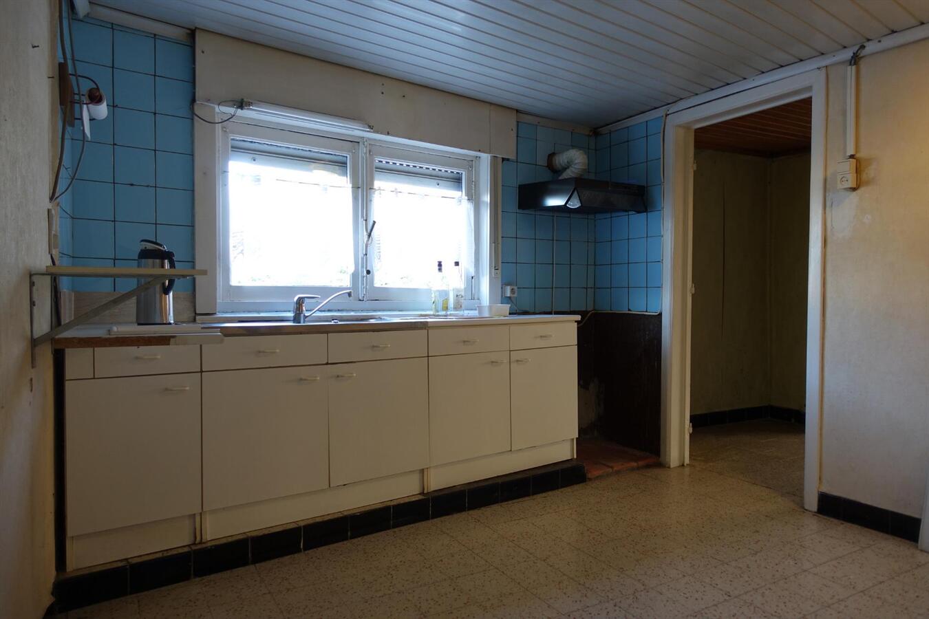 Te renoveren landelijke woning 