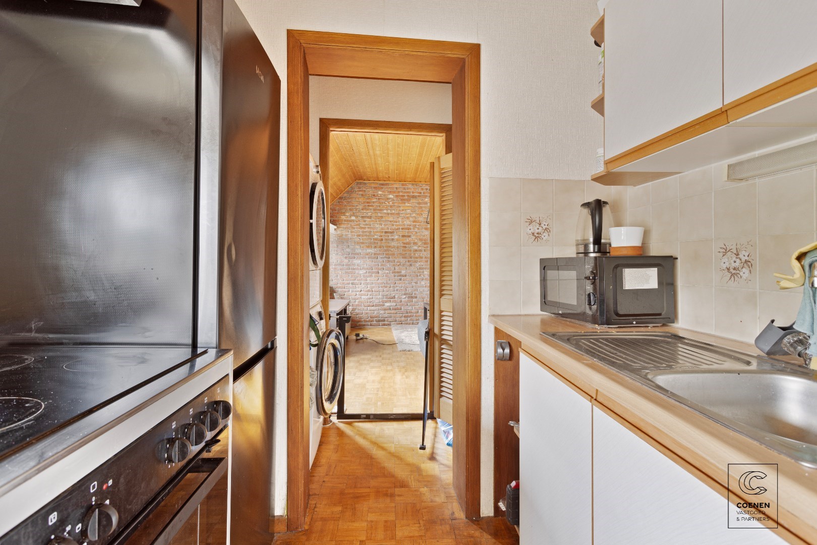 OPBRENGSTEIGENDOM bestaande uit twee appartementen en twee studio's op een perceel van 568 m2 gelegen op een uitstekende locatie te Hoboken 