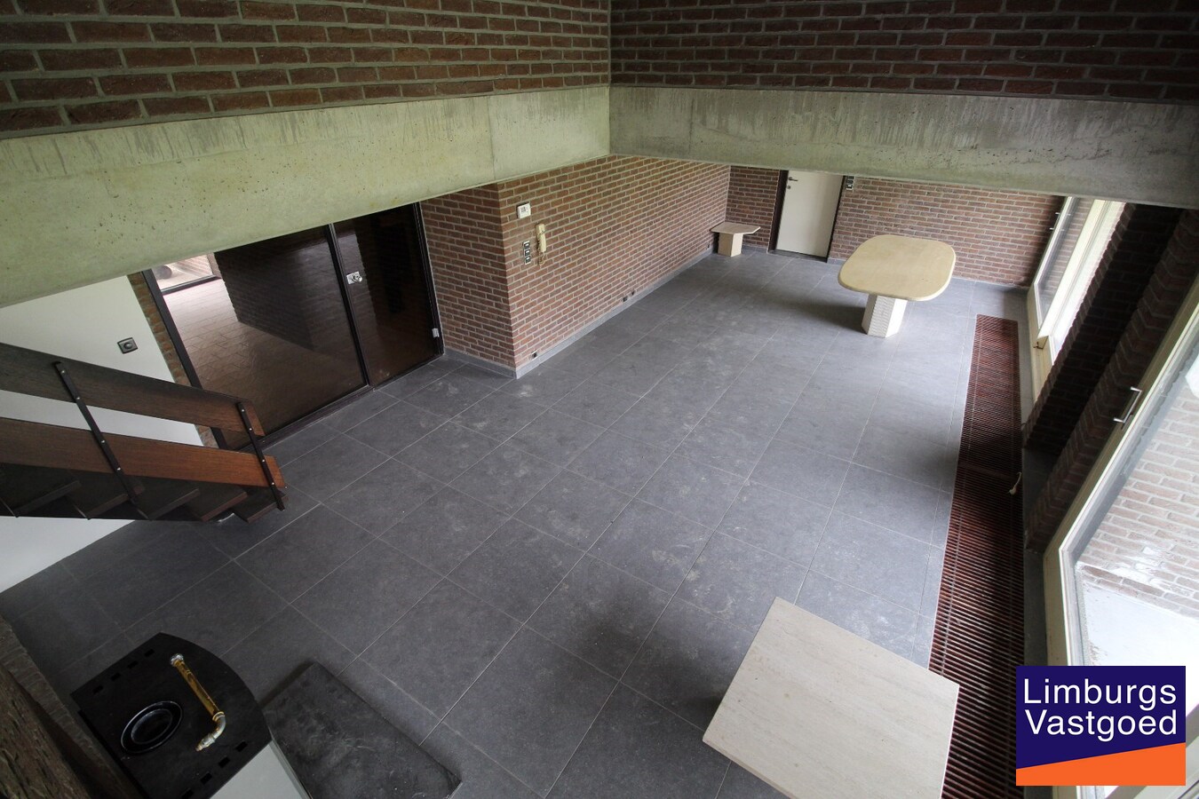 Ruime villa, 308m², 4 slpk, uitzicht op velden, 19a49ca 