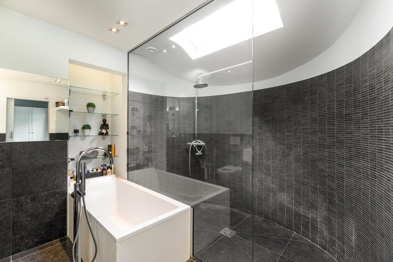 Gelijkvloersvilla op een perceel van 3.500 m² op een toplocatie te Schilde 