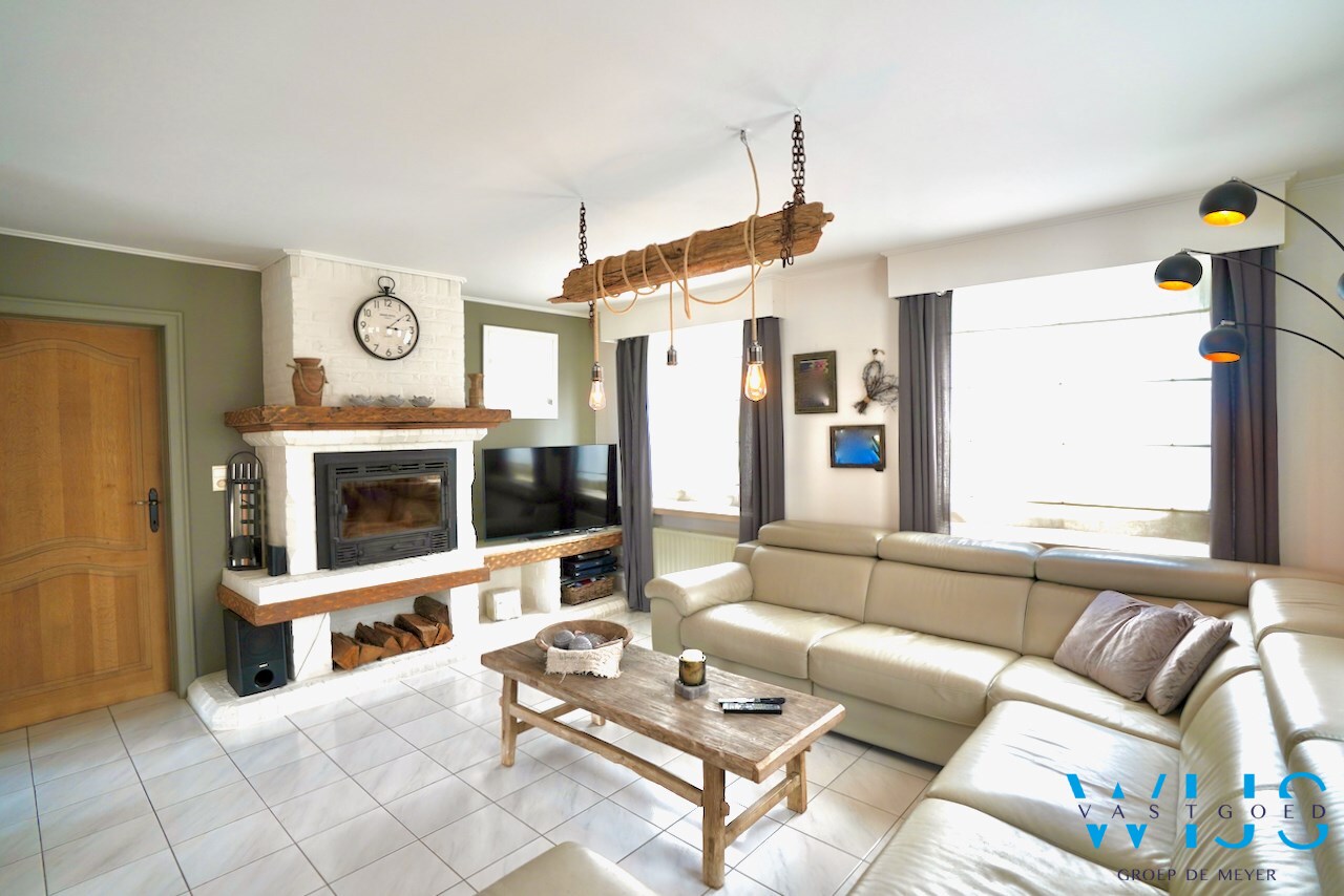 Woonhuis met prachtig zwembad te ERTVELDE ! 