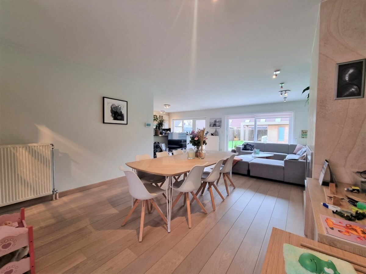 Mooie gezinswoning met tuin &amp; garage in rustige, kindvriendelijke woonwijk - Dudzele 