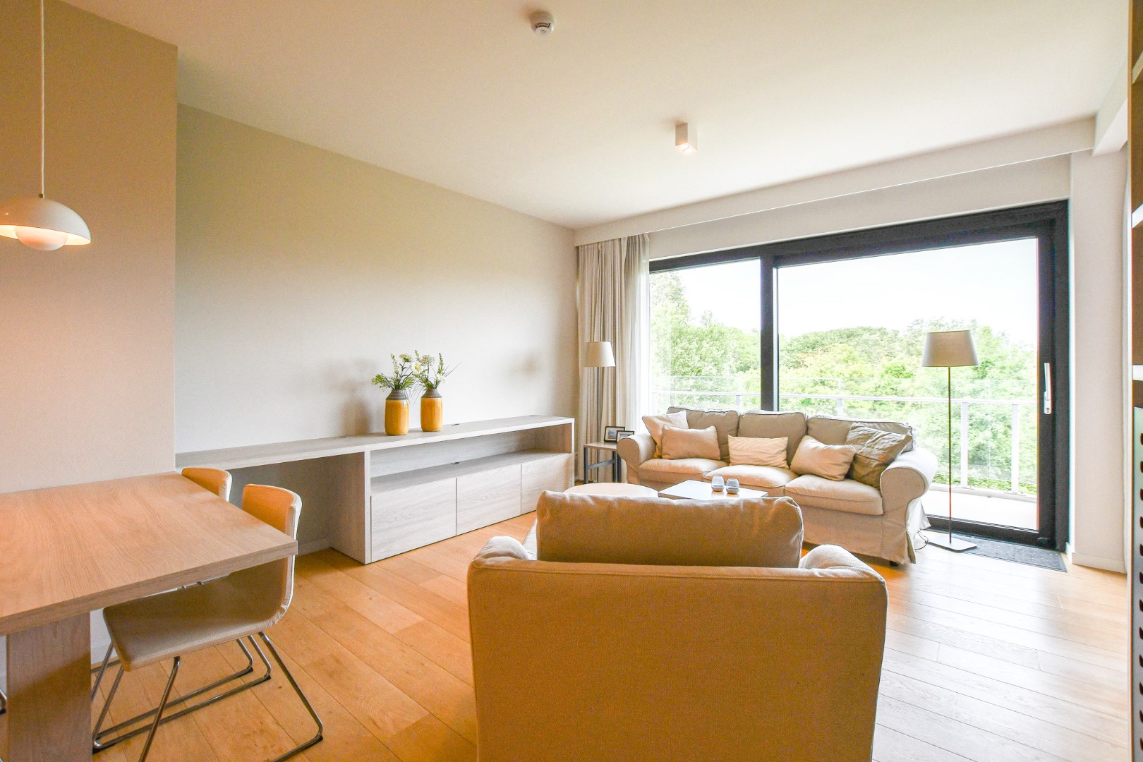 Moderne assistentiewoning met ondergrondse berging en parkeerplaats in De Haan, vlakbij strand, duinen en zee 