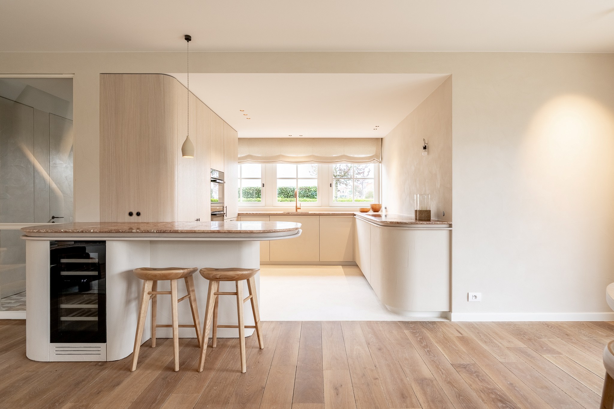 Prachtig gerenoveerde  halfopen woning op topligging nabij centrum, zee en strand 