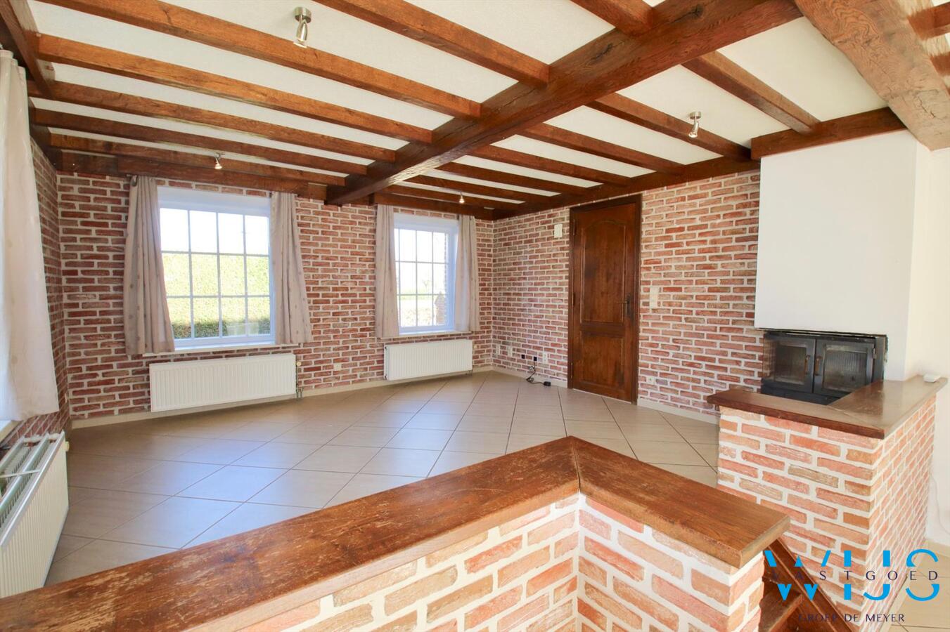 Uitzonderlijk goed gelegen woonhuis op een perceel van 841 vierkante meter in ERTVELDE! 