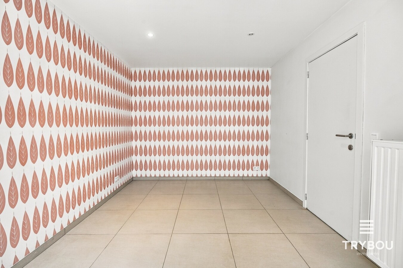 Ruime rijwoning in het centrum van Ieper! 