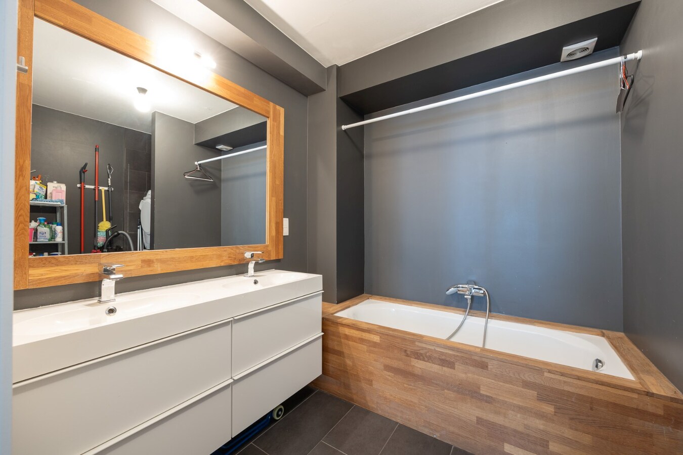 Gerenoveerd gelijkvloers appartement met stadstuin! 