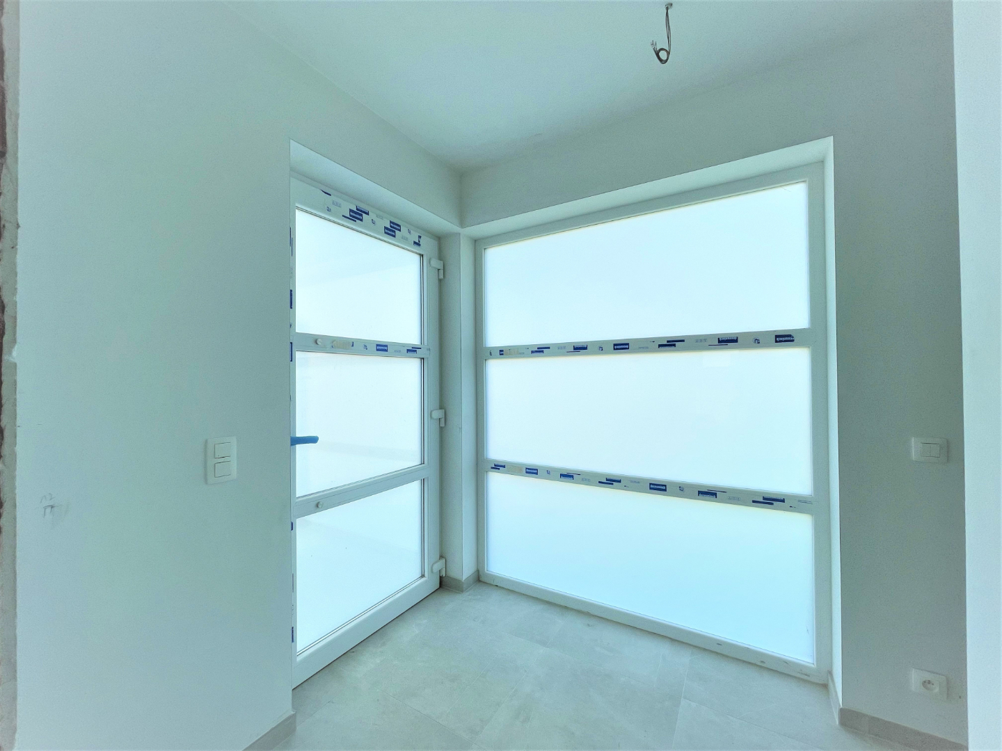 VERKOCHT Nieuwbouwwoning met 3 slaapkamers en garage op 370m² 