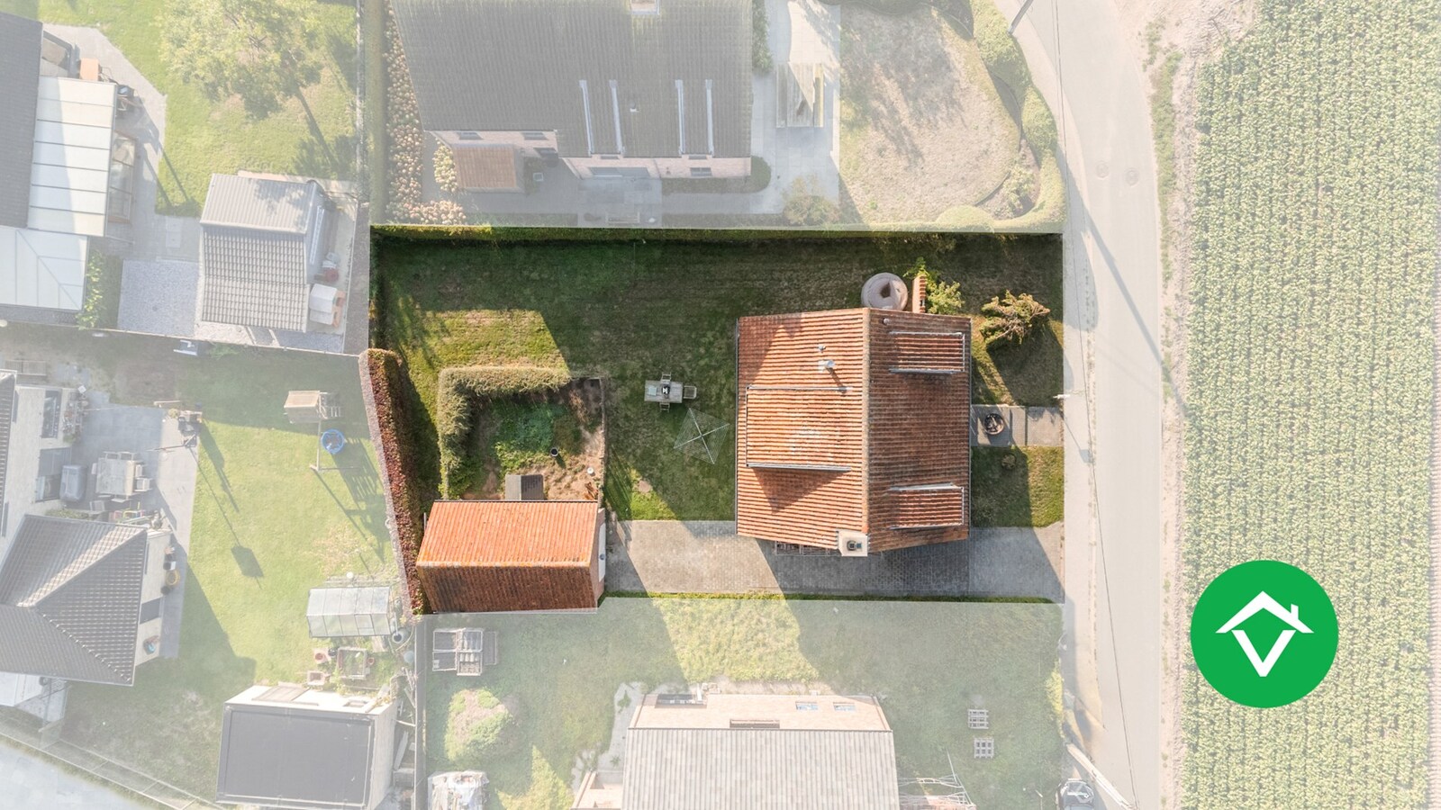 Charmante landelijke woning met drie slaapkamers, ruime garage en prachtig vergezicht te Bovekerke (Koekelare) 