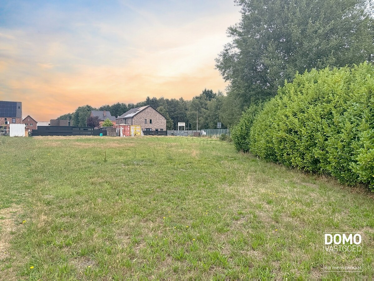 GUNSTIG GELEGEN BOUWGROND TE KOOP IN DIEPENBEEK 