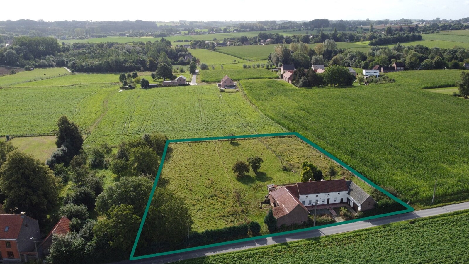 Subliem gelegen te renoveren/te slopen hoeve 