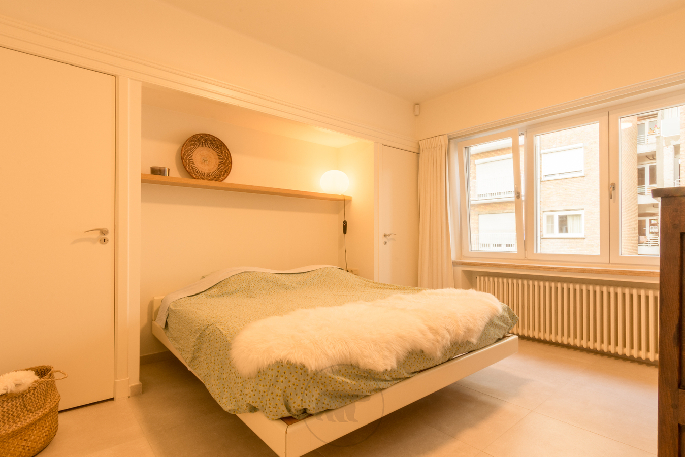 Subliem gelegen appartement met garagebox (renovatie 2020) 