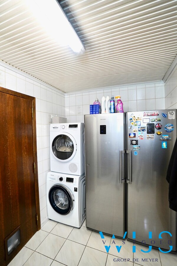 Woonhuis met prachtig zwembad te ERTVELDE ! 