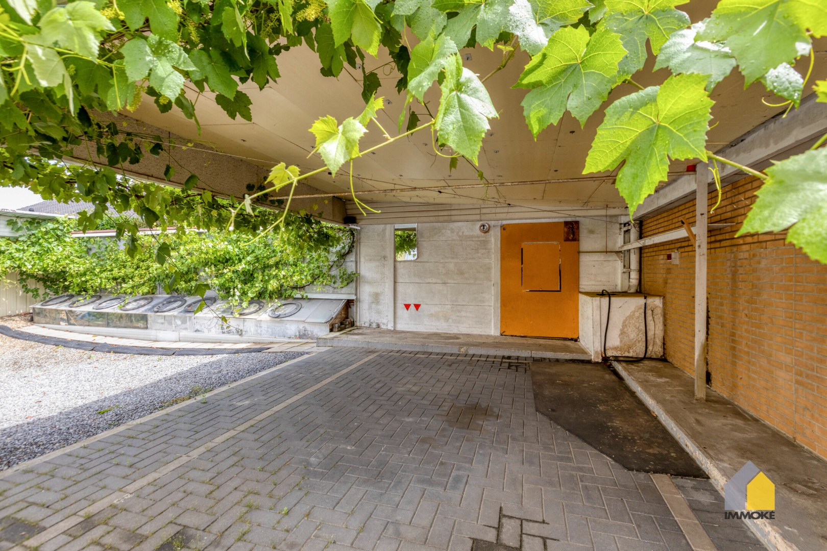 Op te frissen woning met 3 slpk op perceel van 5a 67ca. 