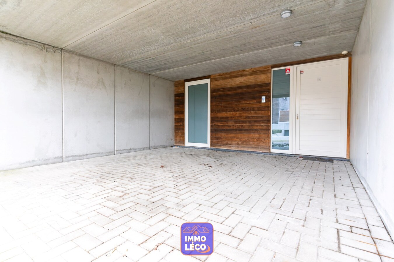 Maison moderne dans un lotissement avec parking 2 voit. &amp; jardin, proche de la Gare ! 