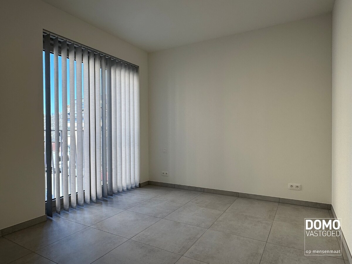 NIEUWBOUWAPPARTEMENT MET 2 SLAAPKAMERS, TERRAS, ONDERGRONDSE AUTOSTANDPLAATS EN KELDERBERGING IN RESIDENTIE "DE KWINT" TE ZONHOVEN 