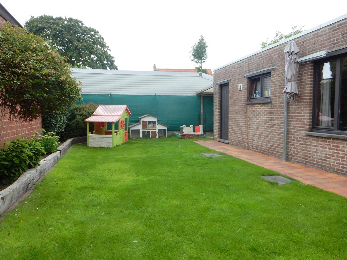 Ruime woning in centrum Jabbeke 