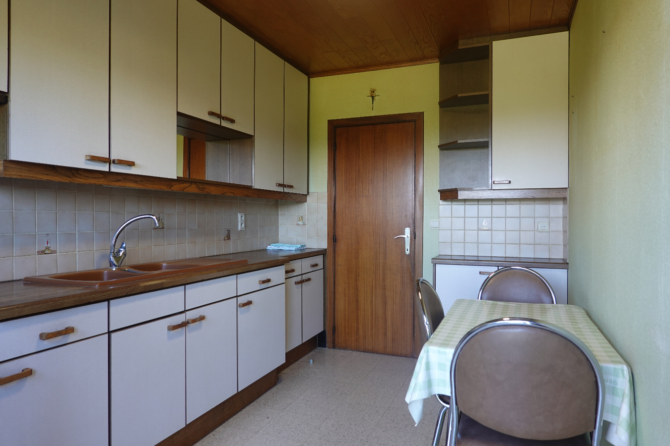 Alleenstaande woning met garage en mooie tuin 