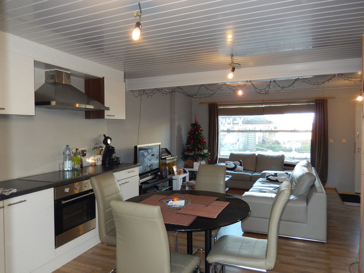 Gezellige instapklare rijwoning met koer 