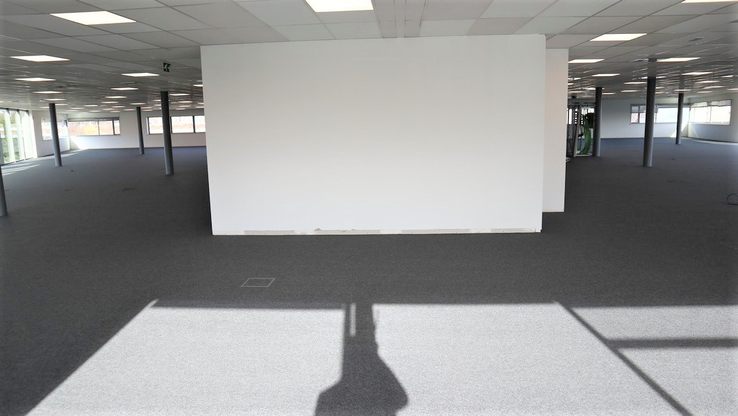 Kantoorruimte te koop in Merelbeke-Melle met visibiliteit langs E40