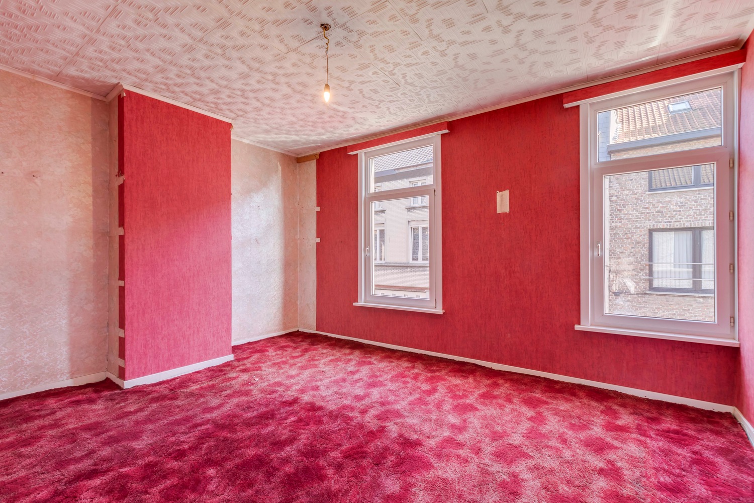 Op te frissen woning met charmante tuin! 