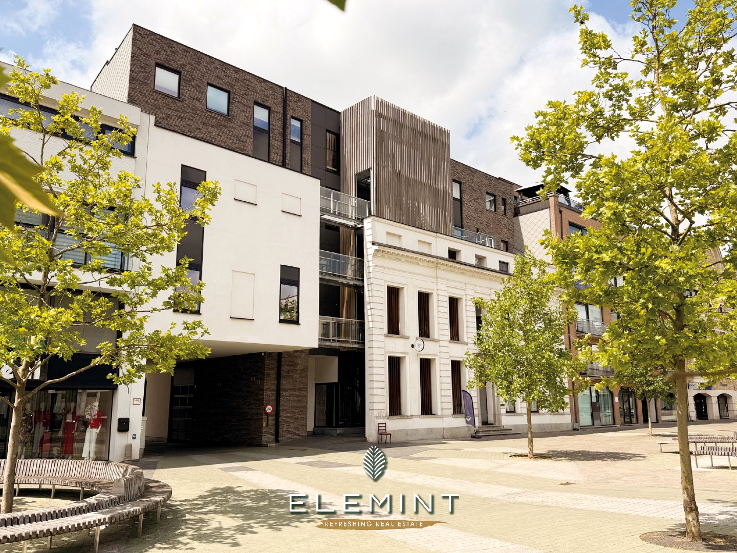 Instapklaar kantoor/kabinet op topligging in hartje Deinze 