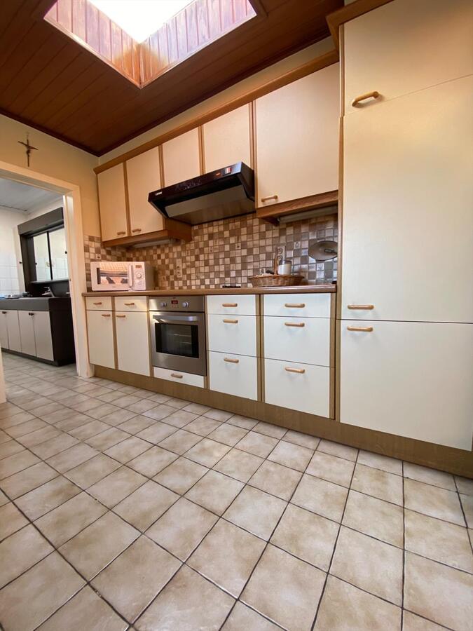 Woning met 3 slaapkamers en loods te Kortemark 