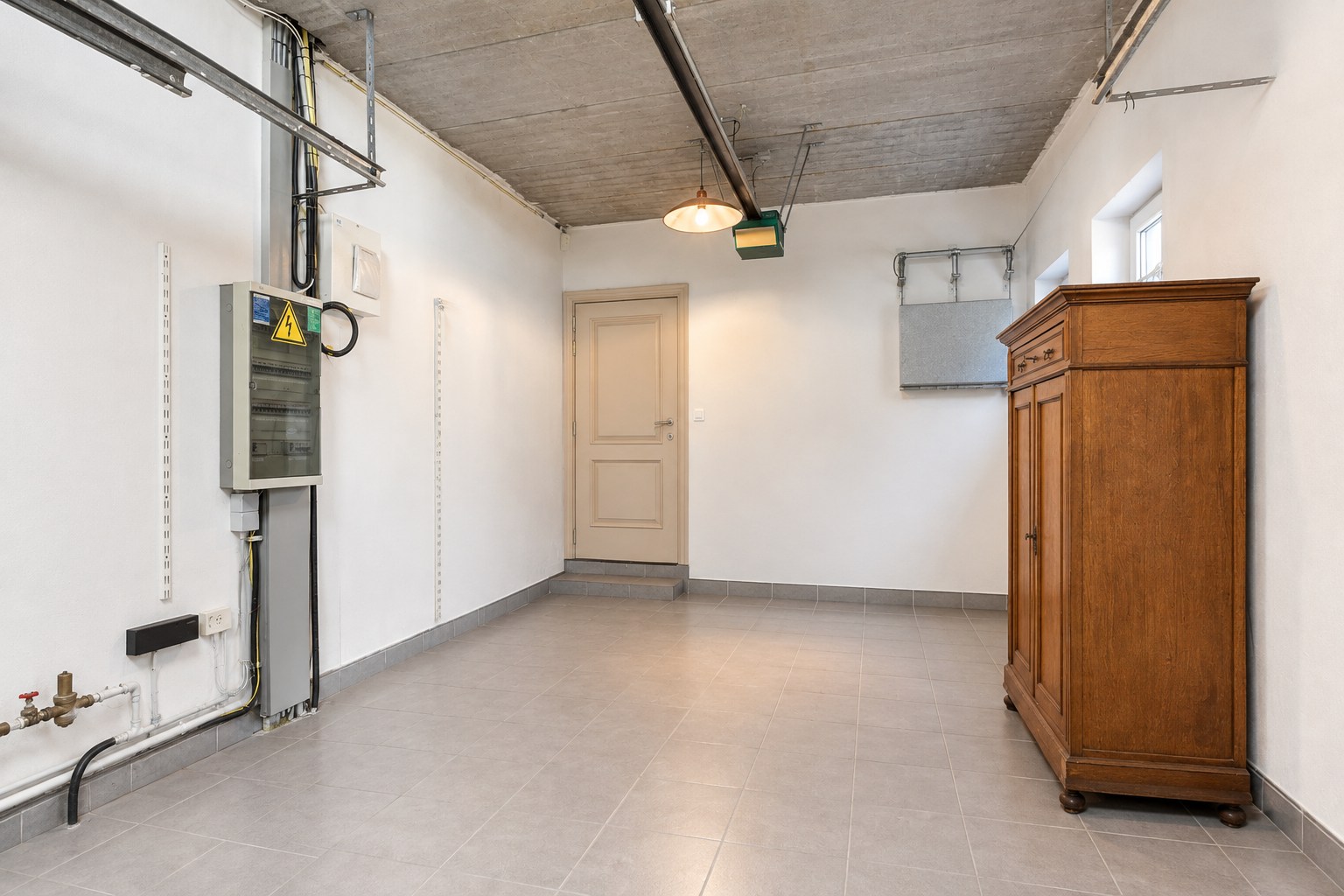 Villa met bureau,  5 slaapkamers, 2 badkamers en ruime tuin in Bierbeek! - EPC 172 kWh/m² - bewoonbare opp. 242 m² 