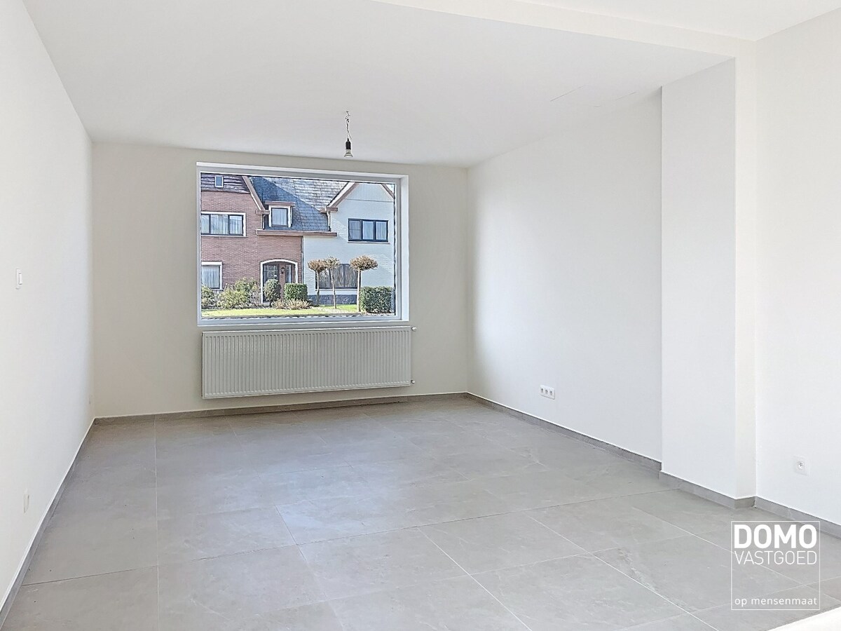 GERENOVEERDE HALF OPEN BEBOUWING MET GARAGE TE MELDERT (LUMMEN) 