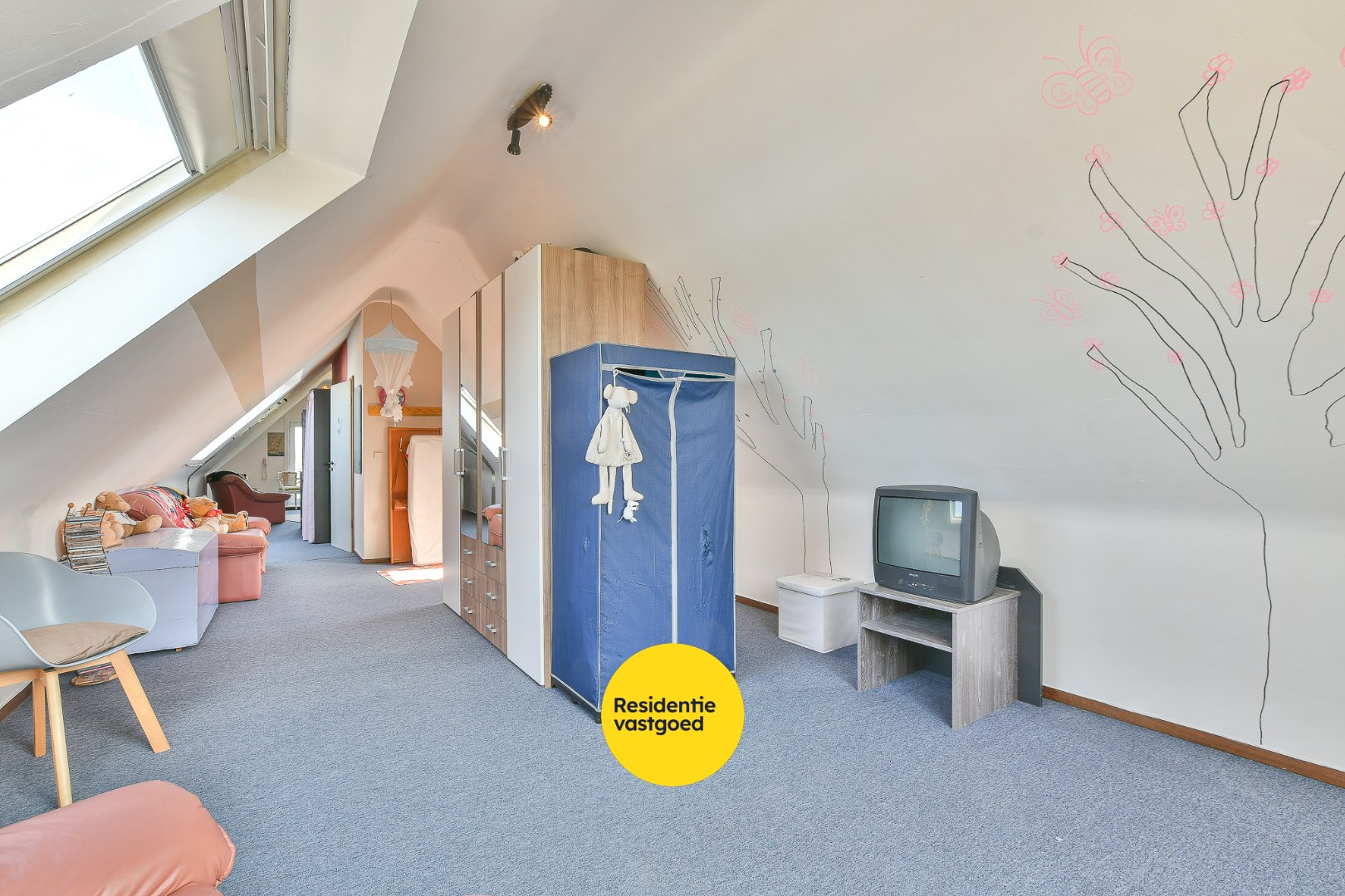 Unieke investeringskans: karaktervol hotel met 18 kamers &amp; woonmogelijkheden te koop! 