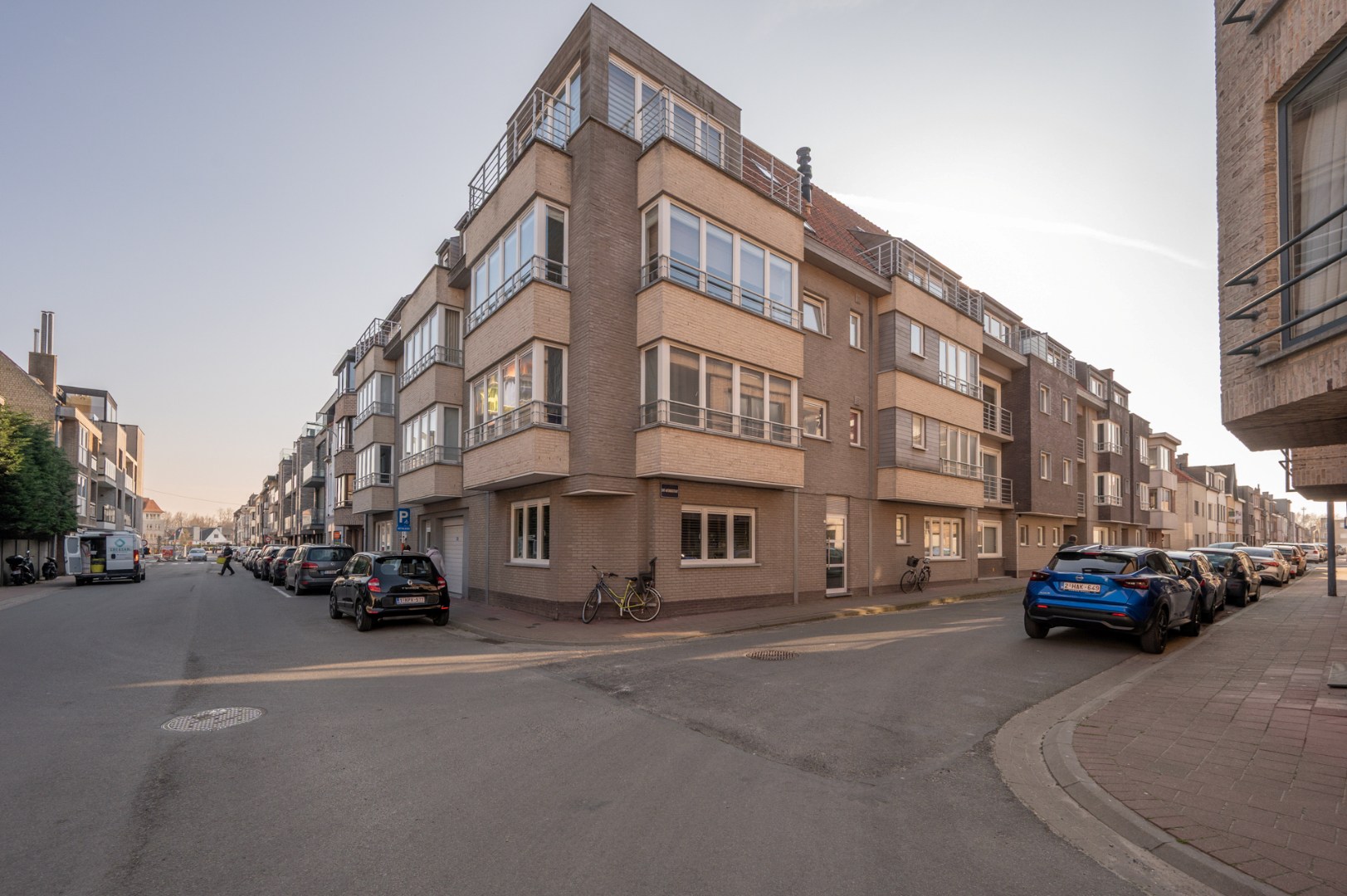Absoluut instapklare en recent gebouwde duplex met zonneterrassen 