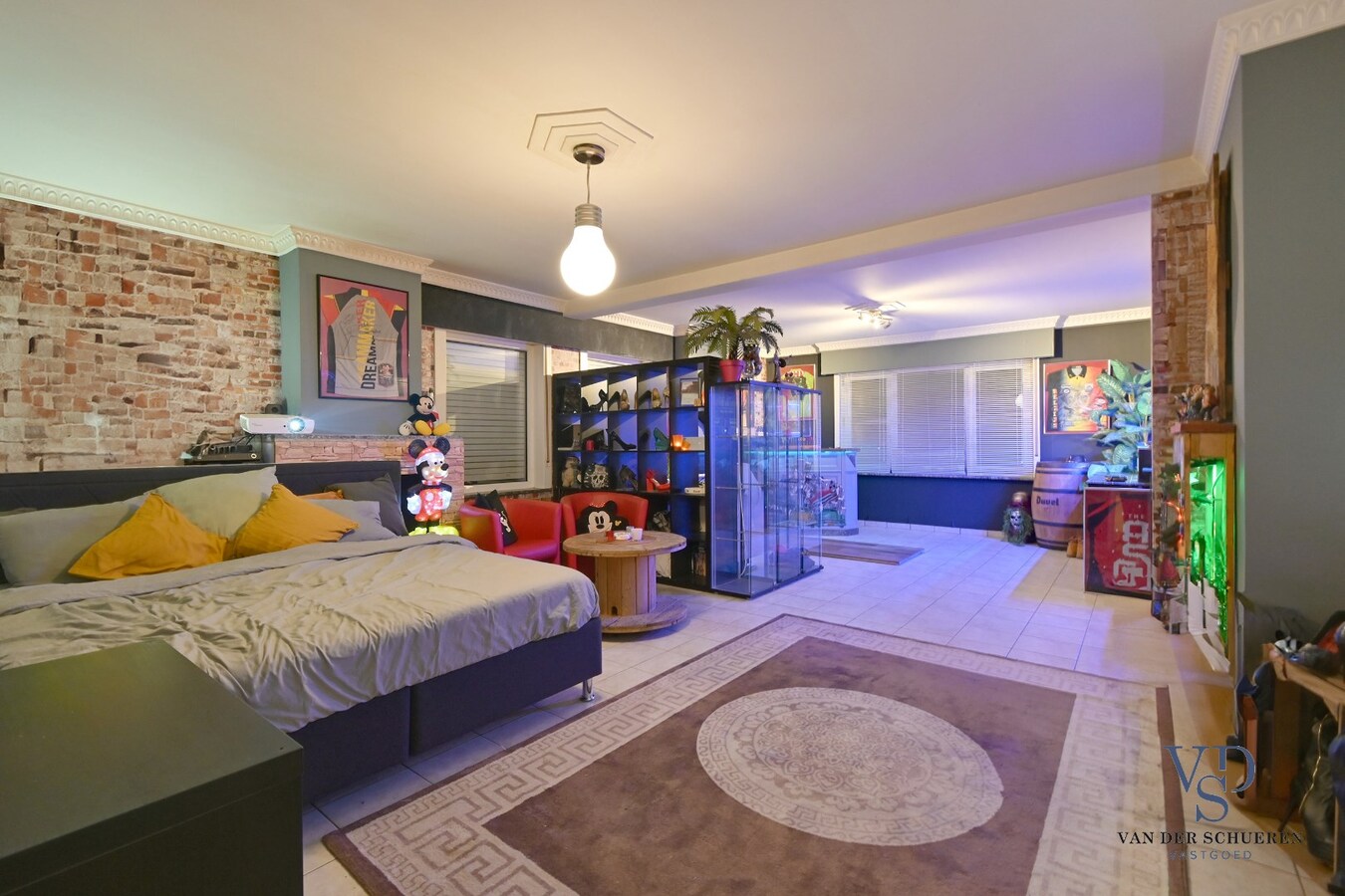 Goed gelegen  half open in Asper 