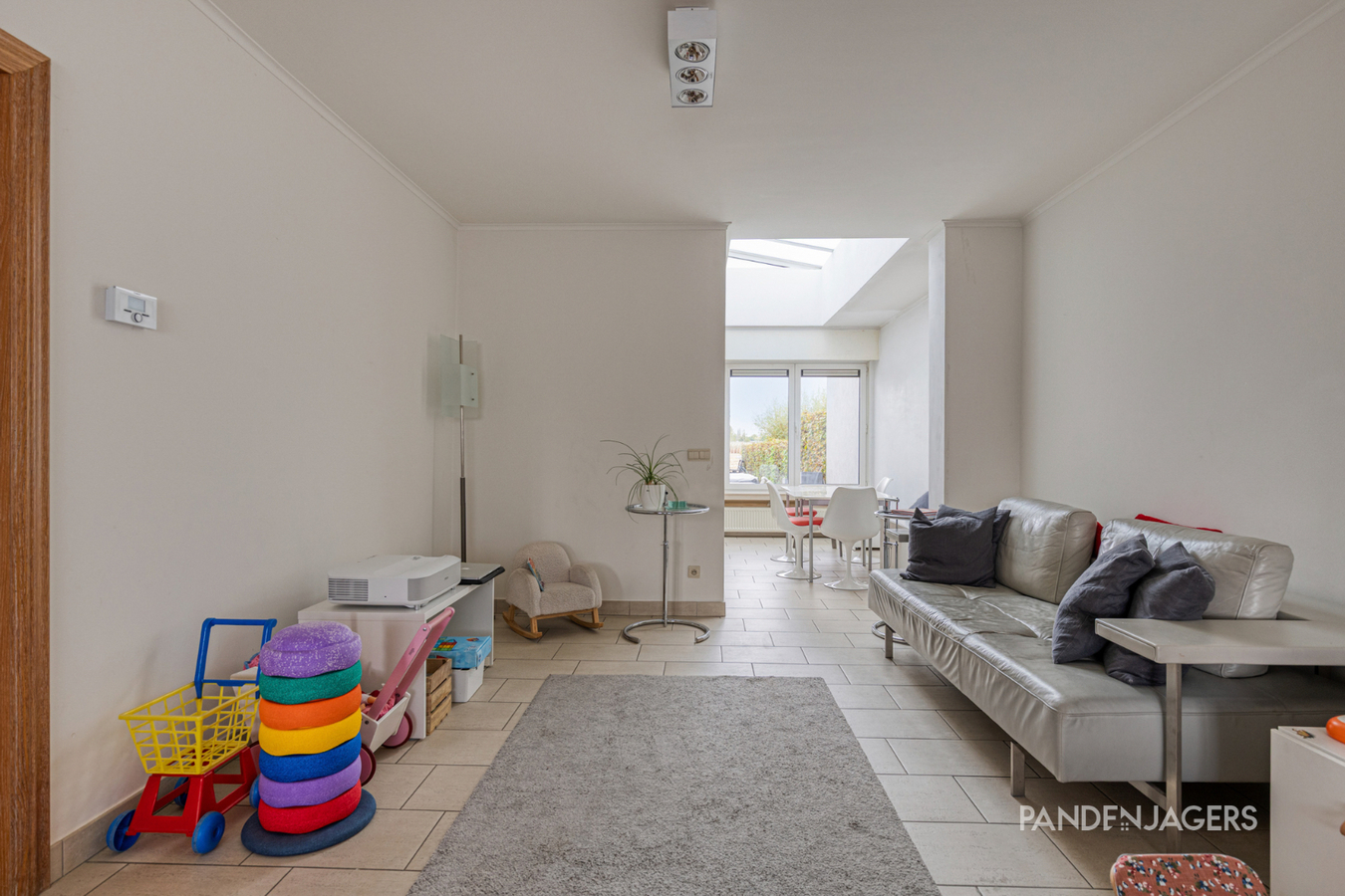 Verrassend ruime HOB (290 m²) met garage voor 3 wagens te Duffel 