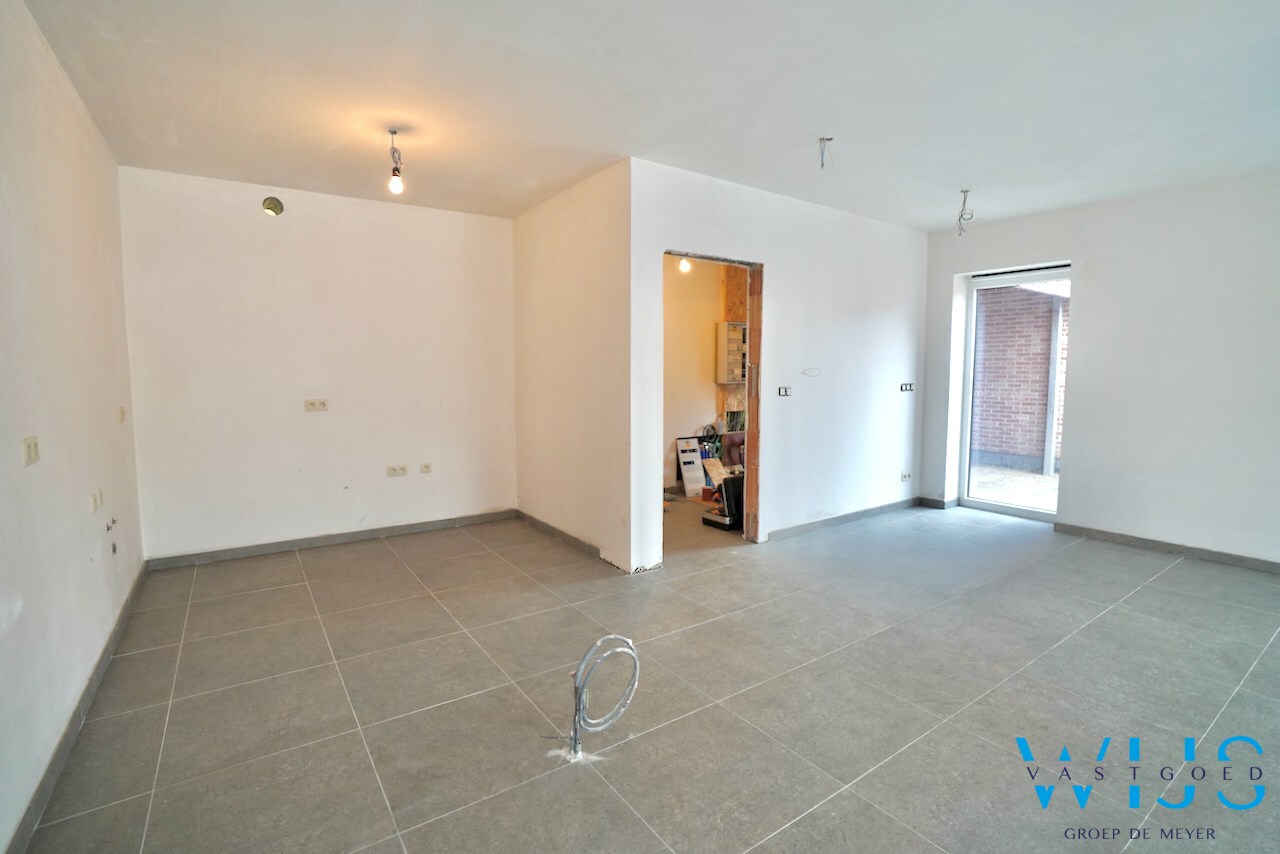 Nieuwbouw gelijkvloers appartement in hartje Ertvelde ! 