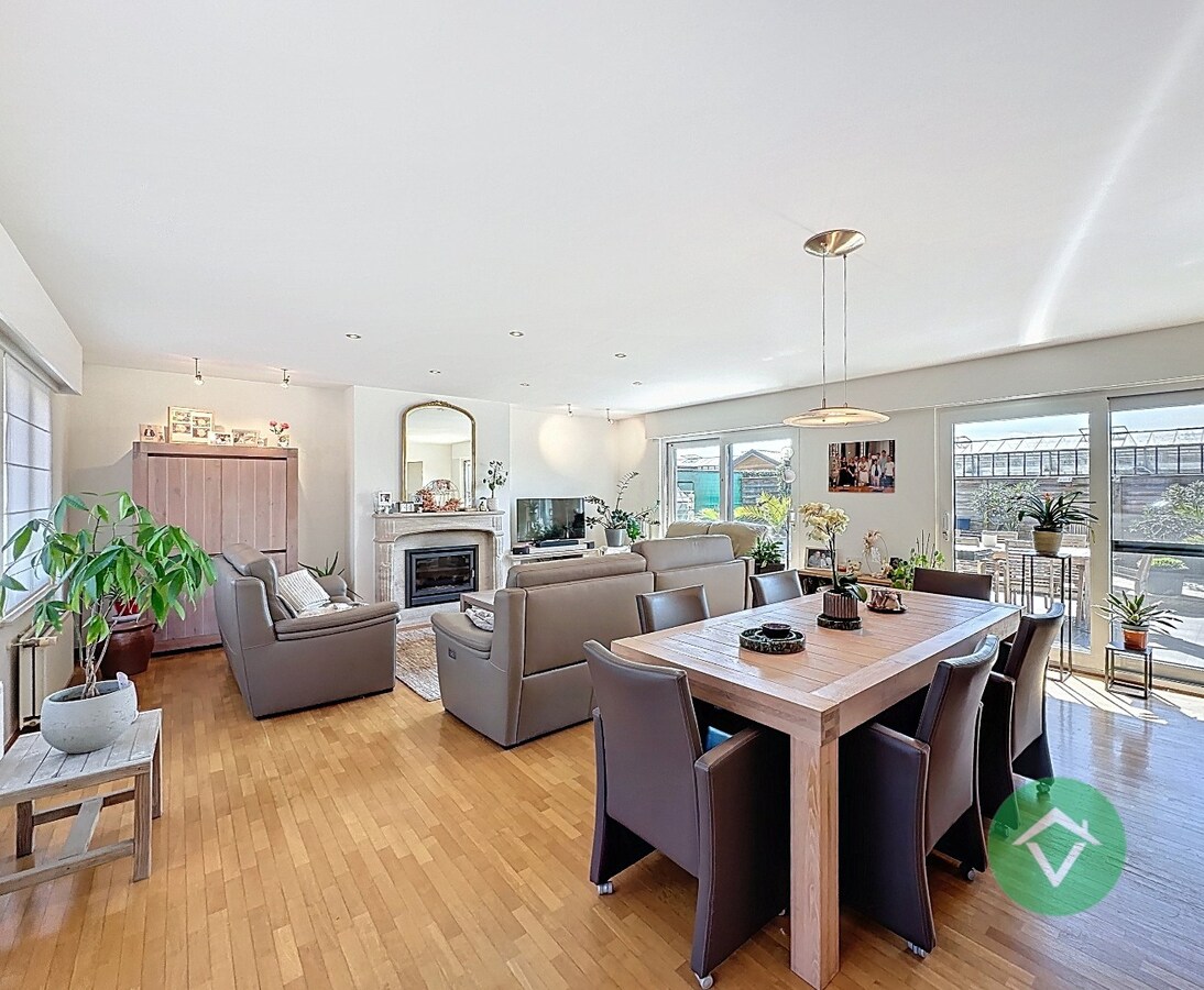 Ruime gezinswoning met dubbele garage in Koekelare 