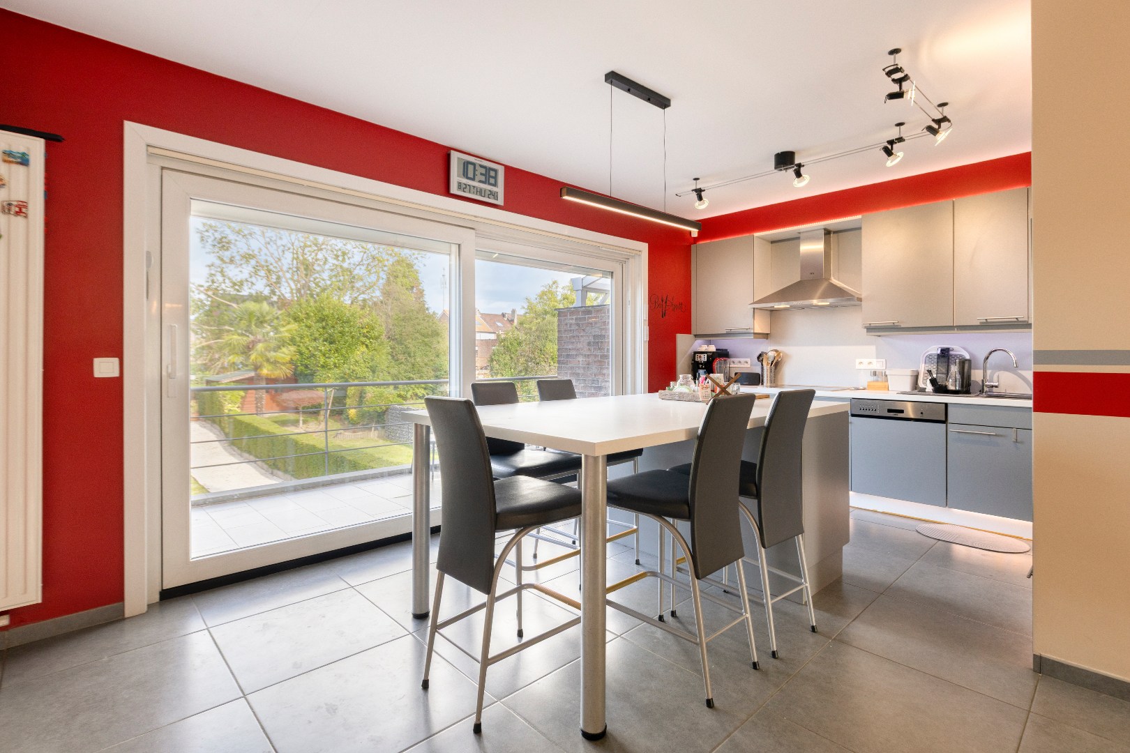Instapklare woning (EPC:B) met 4 slpk, tuin en garage 