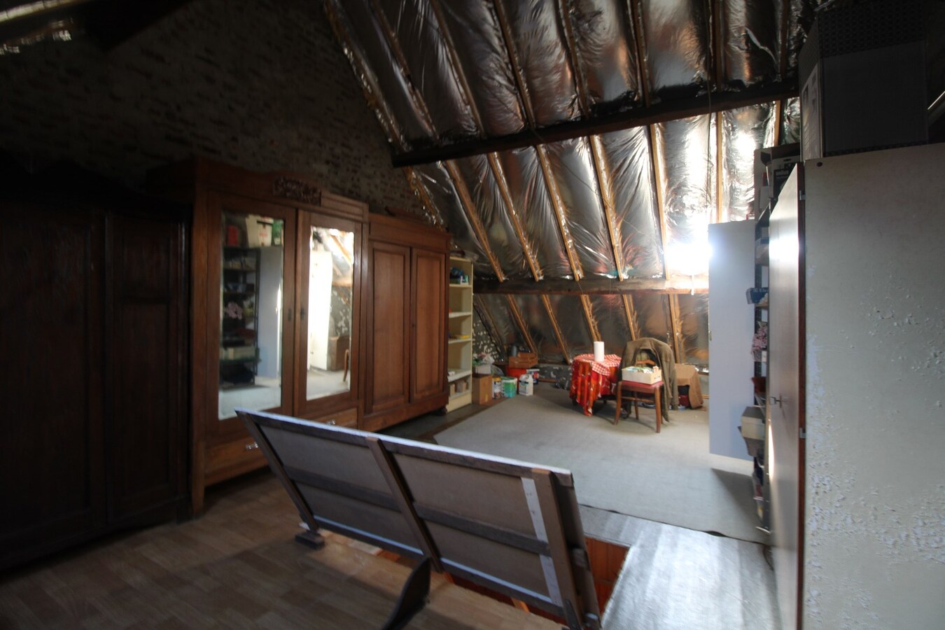 Woning met 2 slaapkamers, tuin en garage te Roeselare 