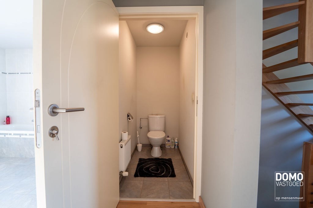 Ruime villa met paardenaccommodatie en wedstrijdstal gelegen te Herk-de-Stad - EPC-label: B - Bewoonbare vloeroppervlakte: 296m² 