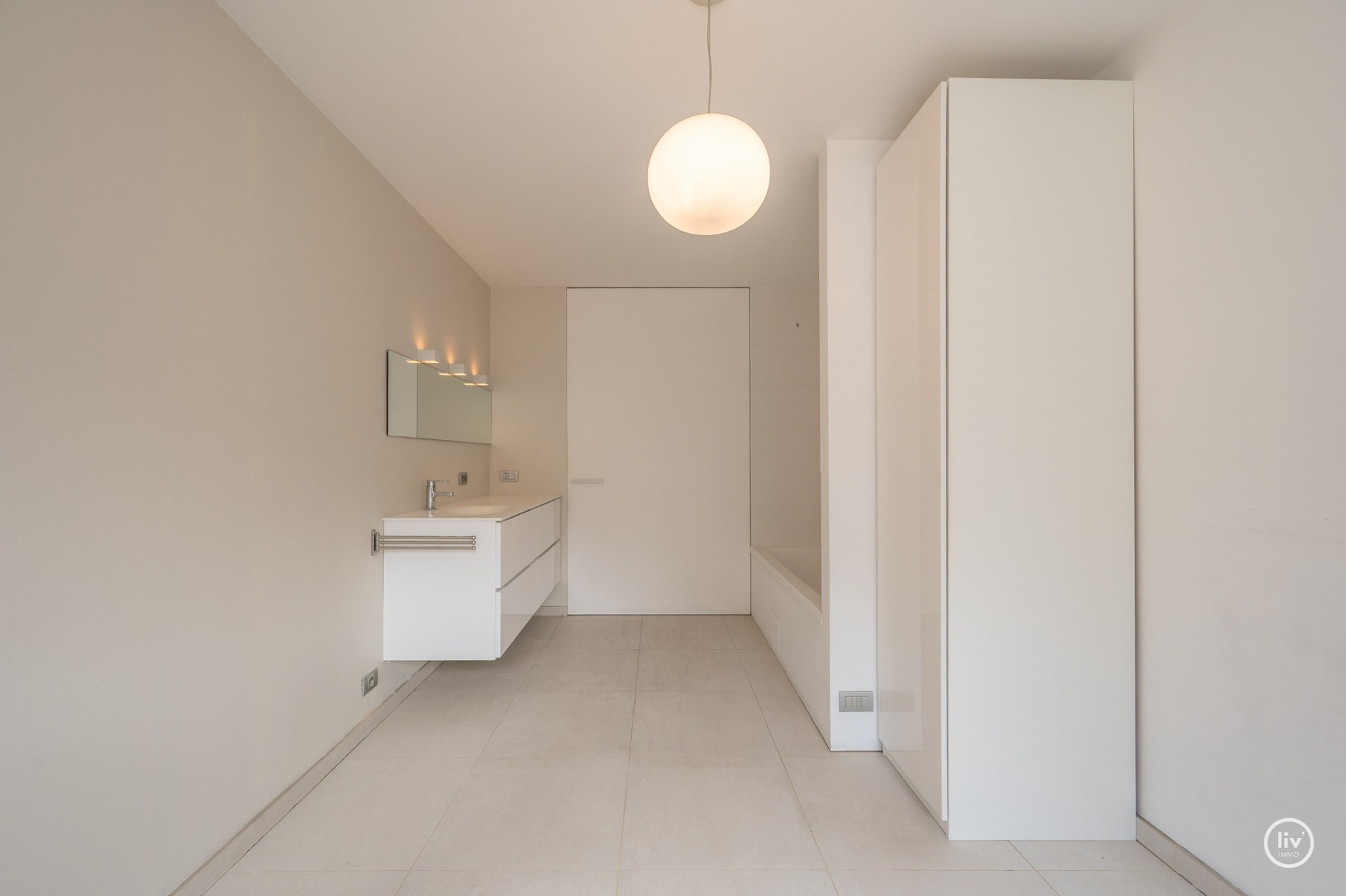 Bel appartement de deux chambres situé au centre de Knokke. 