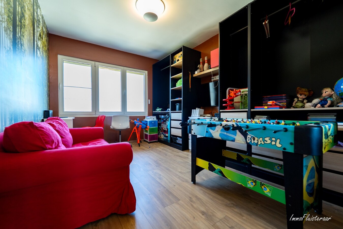 Recent gerenoveerde woning met paardenstallen en buitenpiste op ca. 12.370 m2  te Geel 