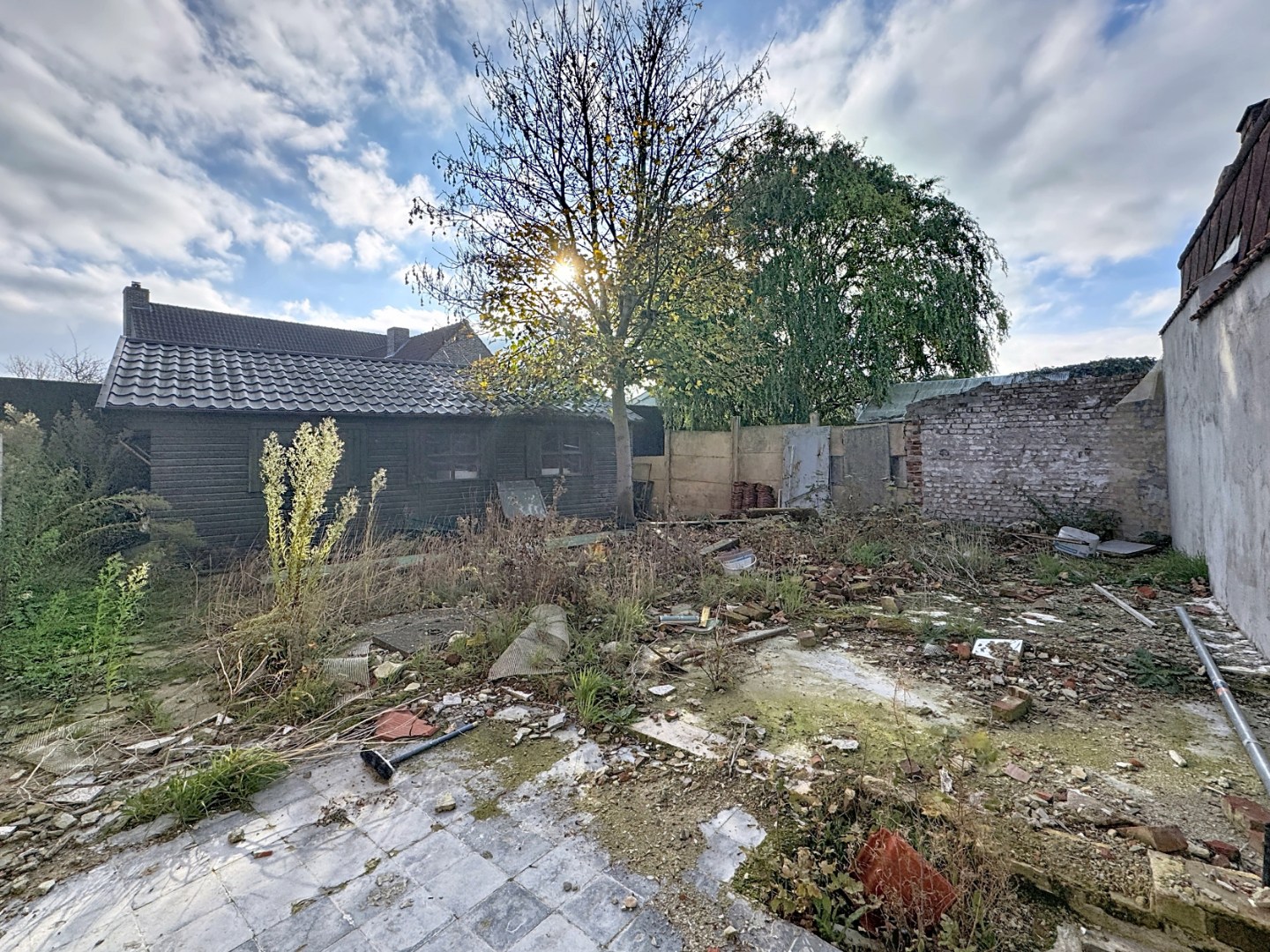 Volledig te renoveren of af te breken woning 