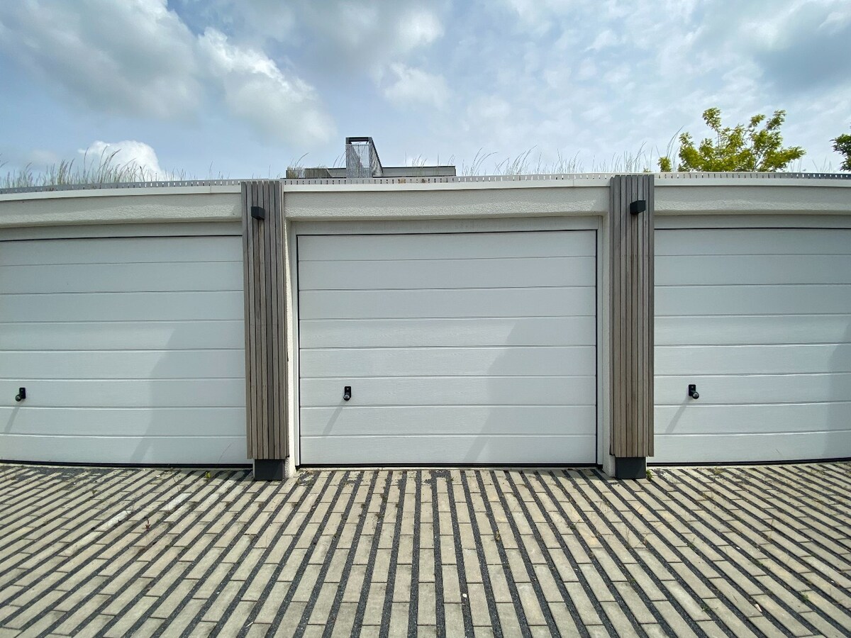 Avis aux investisseurs - 4 garages à vendre ! 